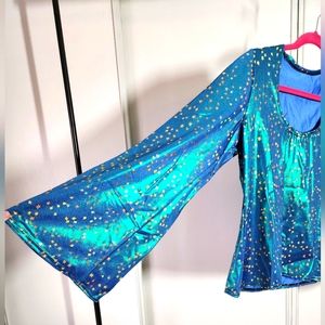 XL coquetry clothing bell sleeve spandex top. Stardust holographic print.